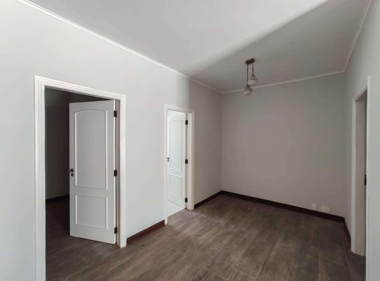 Casa Comercial para aluguel no bairro Vila Paraiso: Hall segundo andar 