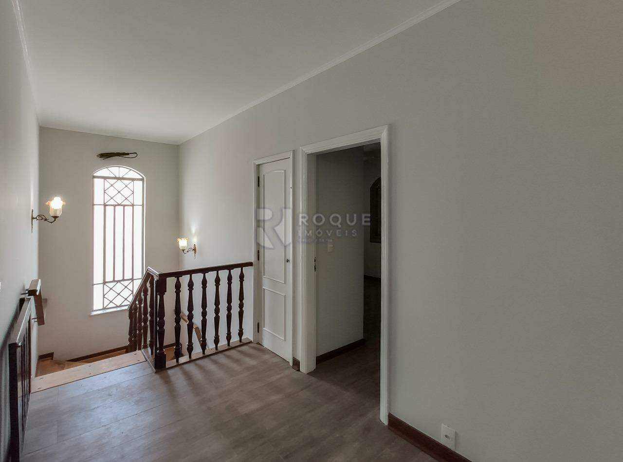 Casa Comercial para aluguel no bairro Vila Paraiso: Hall segundo andar 