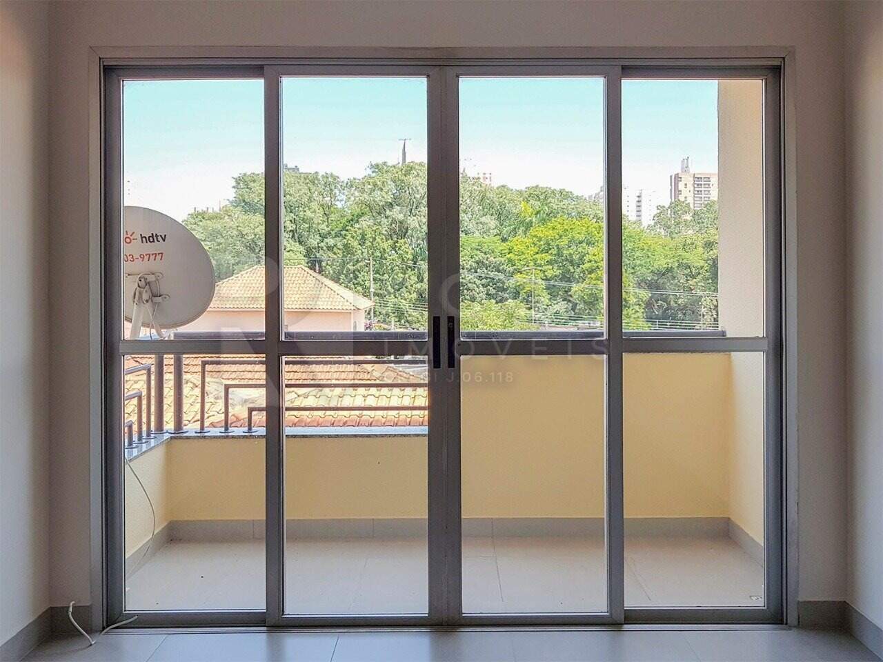 Apartamento à venda no bairro Vila Cidade Jardim: Sacada 
