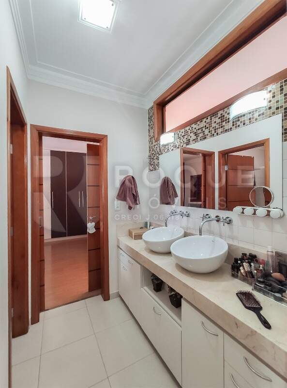 Chácara à venda no bairro Jardim Residencial Recanto Alvorada: Lavabo 