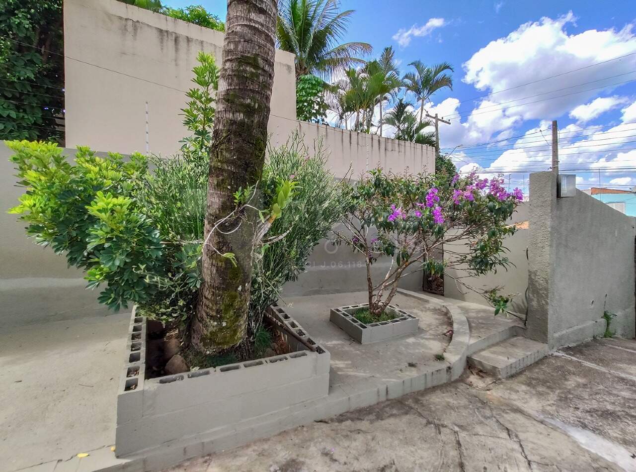 Chácara à venda no bairro Jardim Residencial Recanto Alvorada: Área externa