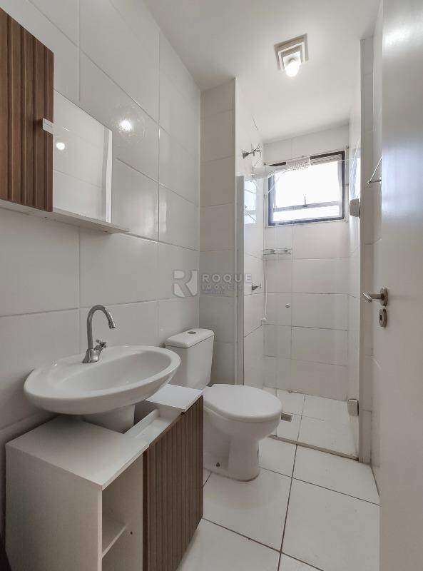 Apartamento para aluguel no bairro Chácaras Antonieta: WC suíte