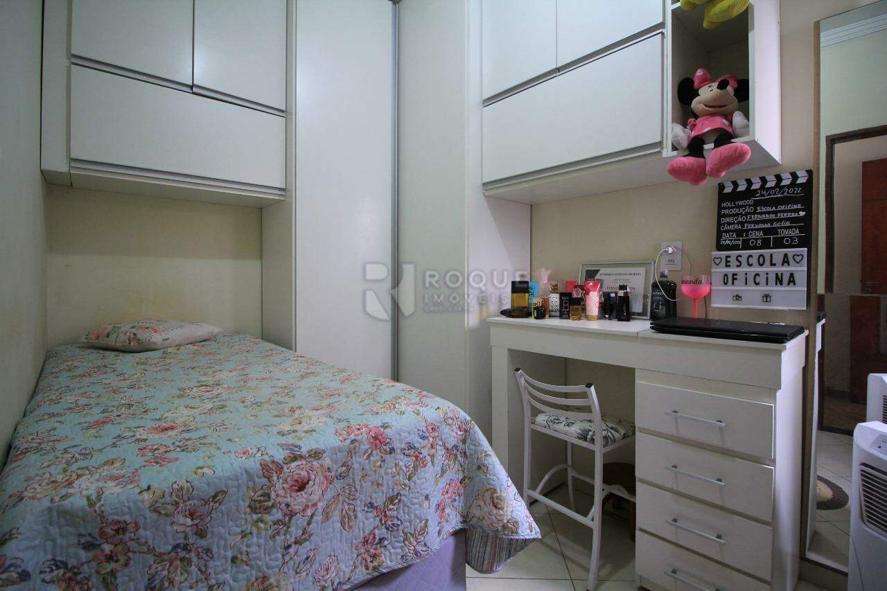 Casa Residencial à venda no bairro Vila Piza: DORM3