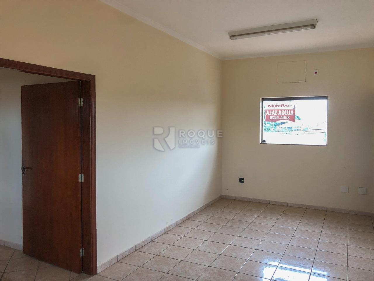 Salas/Conjuntos para aluguel no bairro Vila Cristovam: Hall em comum 