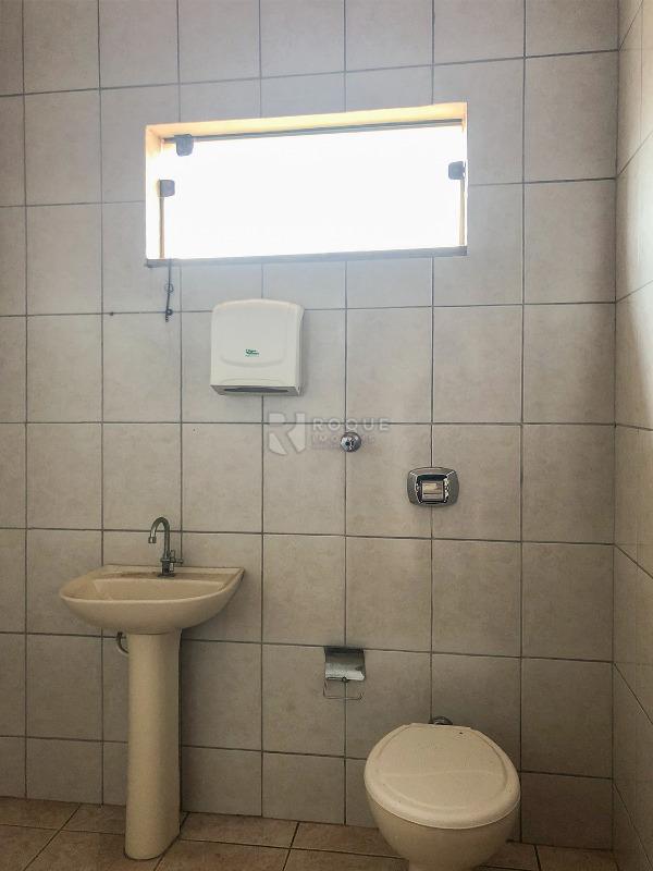 Salas/Conjuntos para aluguel no bairro Vila Cristovam: WC 2 em comum 
