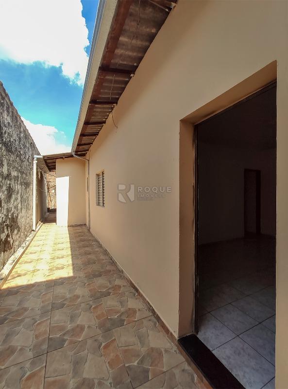 Casa Residencial para aluguel no bairro Parque Residencial Santa Eulália: Corredor acesso sala 