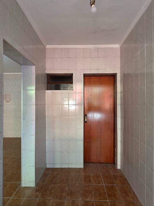 Casa Residencial para aluguel no bairro Jardim Maria Buchi Modeneis: Área de serviço
