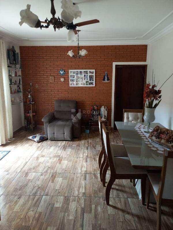 Casa Residencial para aluguel no bairro Centro: 