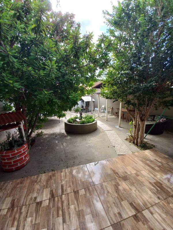 Casa Residencial para aluguel no bairro Centro: 