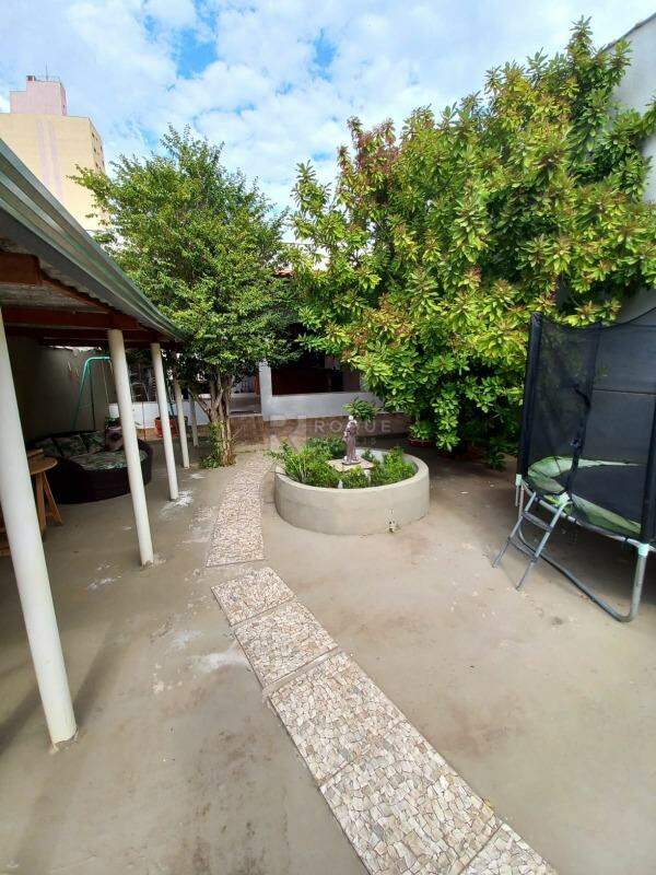 Casa Residencial para aluguel no bairro Centro: 