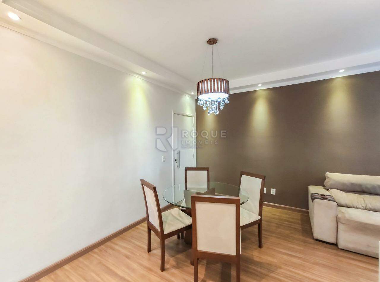 Apartamento para aluguel no bairro Vila Claudia: Sala 