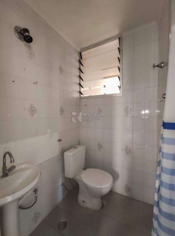 Apartamento para aluguel no bairro Parque Egisto Ragazzo: WC social