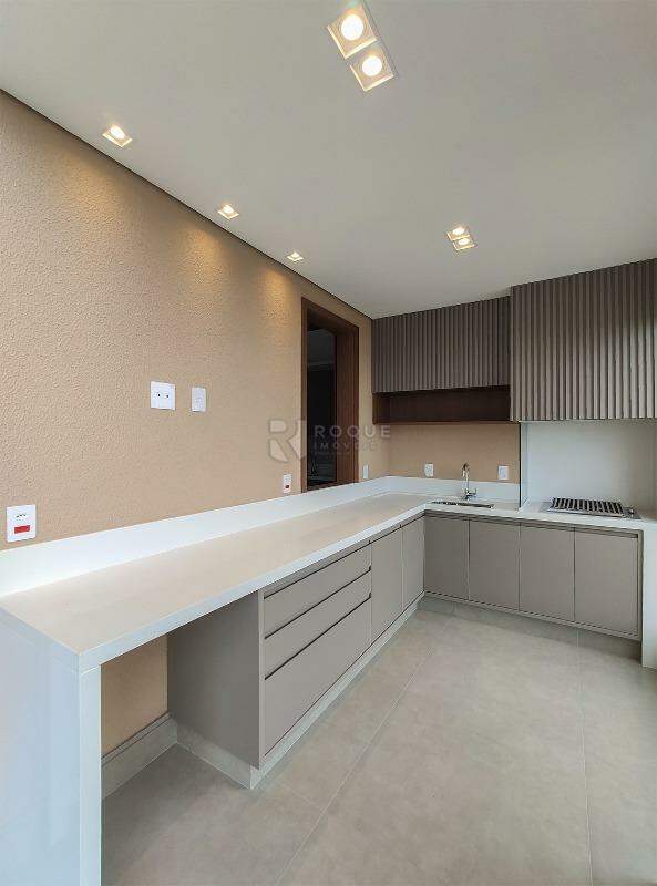 Apartamento para aluguel no bairro Graminha: Sacada 