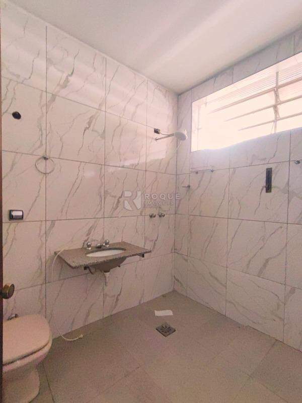 Casa Residencial para aluguel no bairro Centro: WC 2