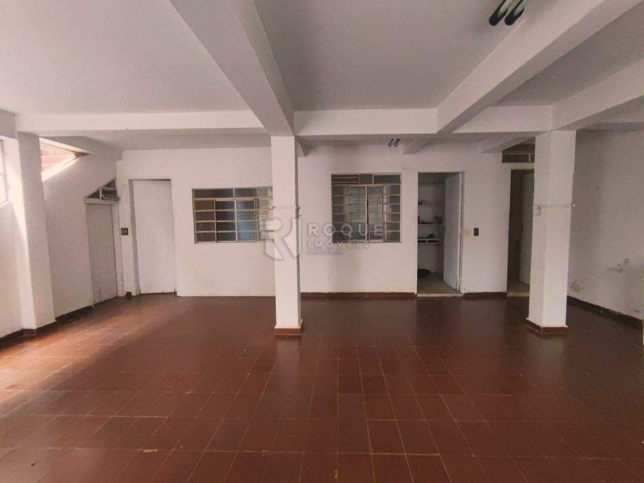 Casa Residencial para aluguel no bairro Centro: porão