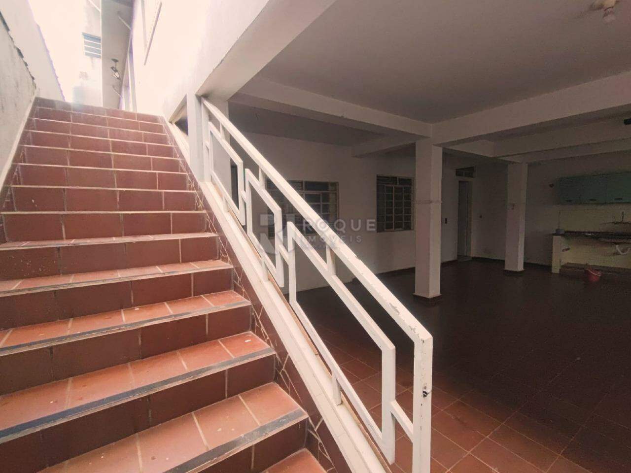 Casa Residencial para aluguel no bairro Centro: porão