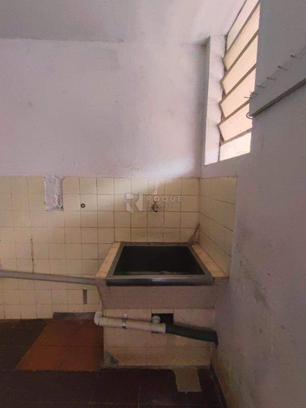 Casa Residencial para aluguel no bairro Centro: Lavanderia