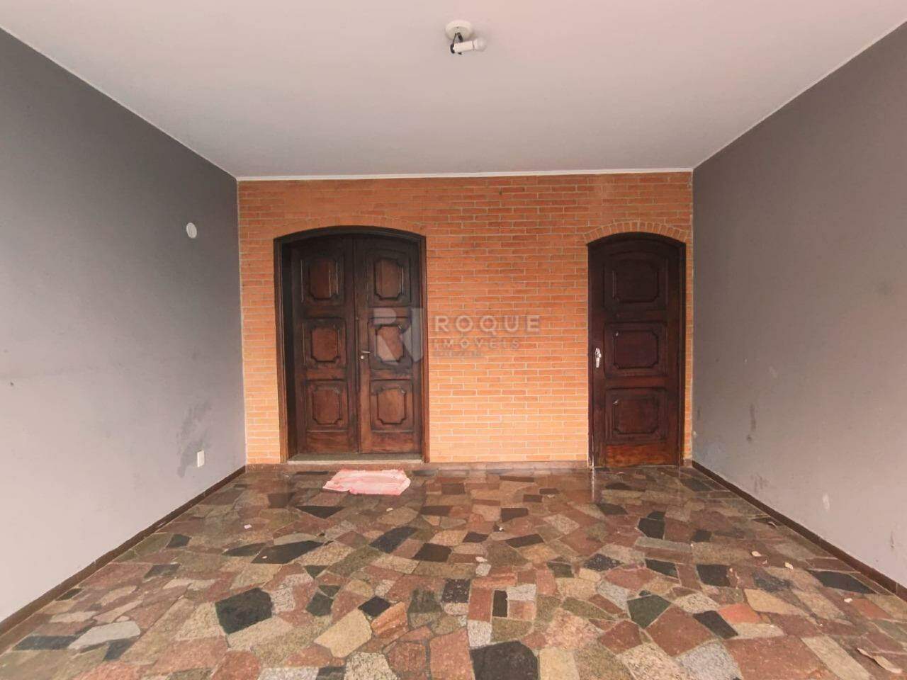 Casa Residencial para aluguel no bairro Centro: Garagem