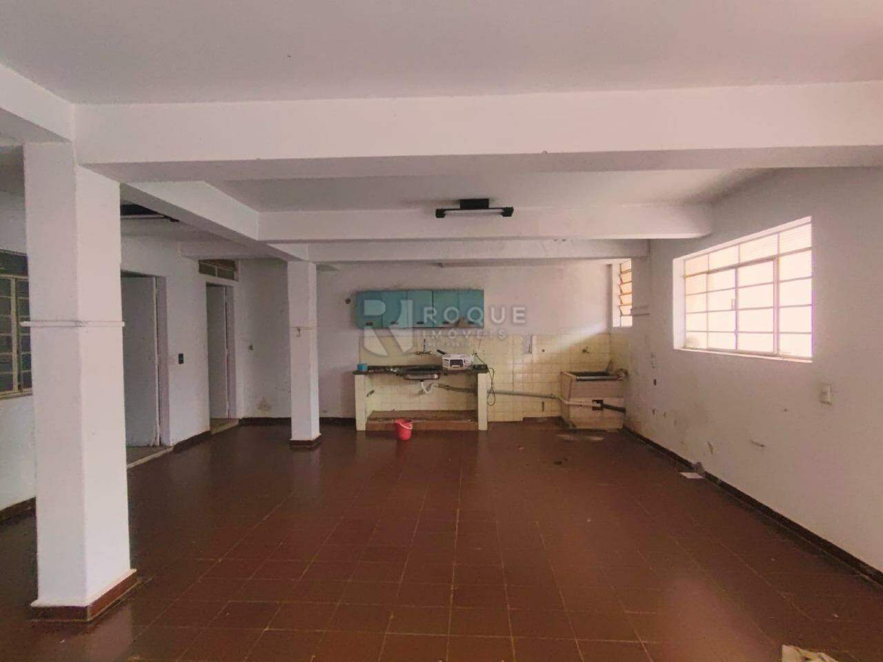 Casa Residencial para aluguel no bairro Centro: porão