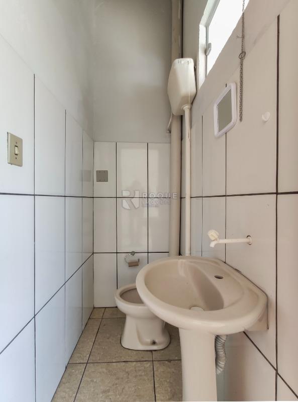 Salão para aluguel no bairro Parque Residencial Santa Eulália: WC social 