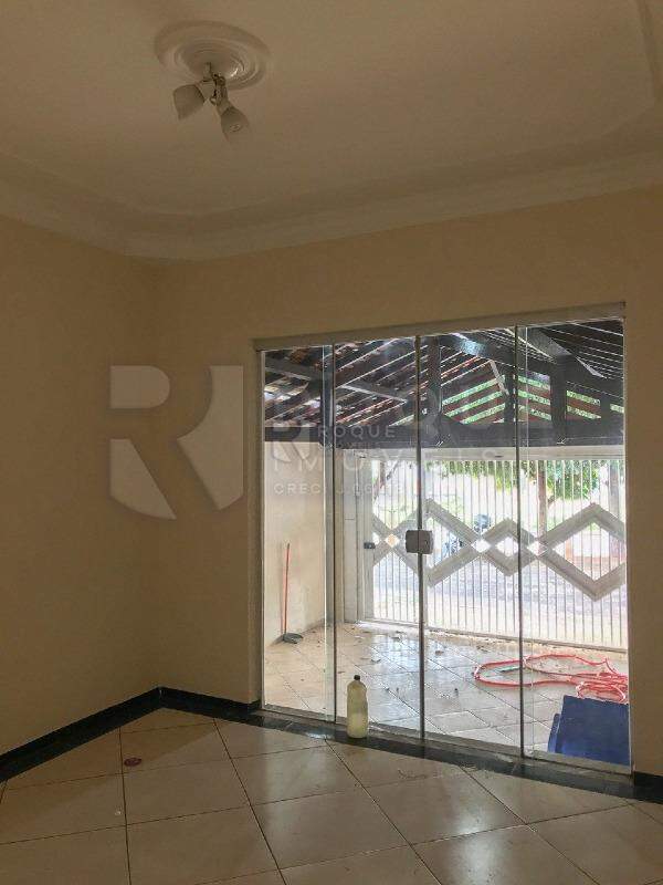 Casa Residencial à venda no bairro Chácaras Antonieta: 
