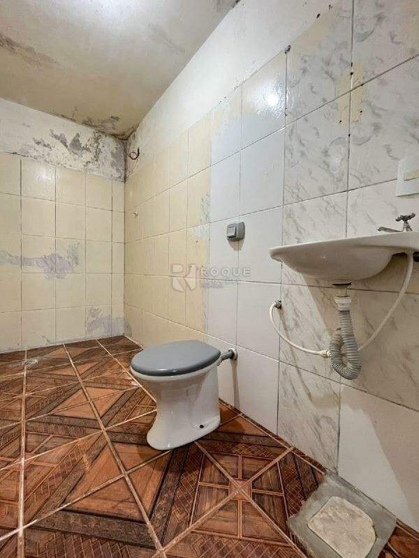 Barracão/Galpão para aluguel no bairro Jardim São Francisco: Wc social 01
