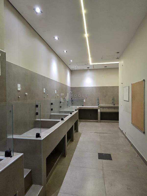 Barracão/Galpão para aluguel no bairro Vila São João: Sala 3