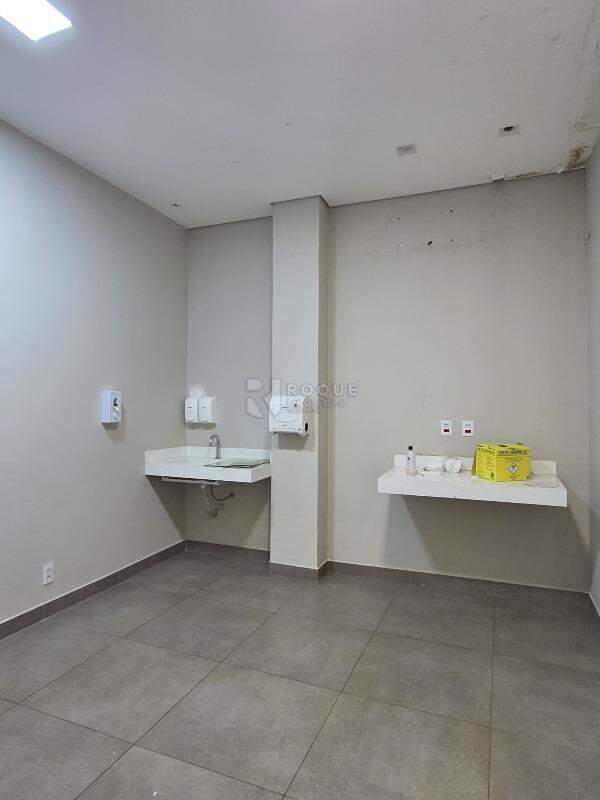Barracão/Galpão para aluguel no bairro Vila São João: Sala 2