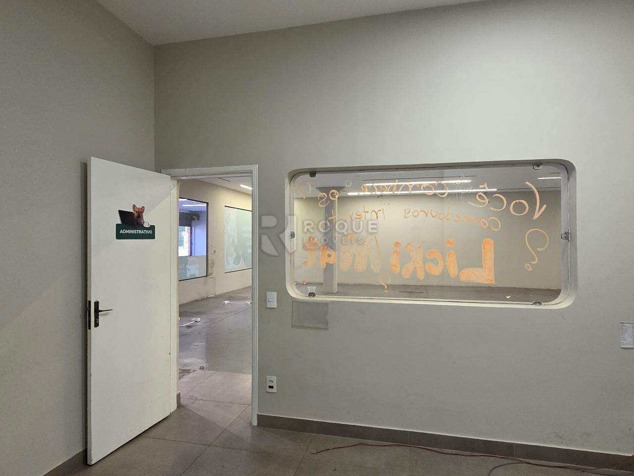 Barracão/Galpão para aluguel no bairro Vila São João: Sala 2
