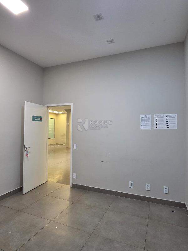 Barracão/Galpão para aluguel no bairro Vila São João: Sala 1