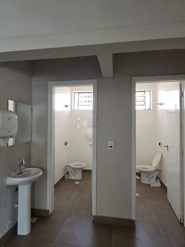 Barracão/Galpão para aluguel no bairro Vila São João: Hall WC