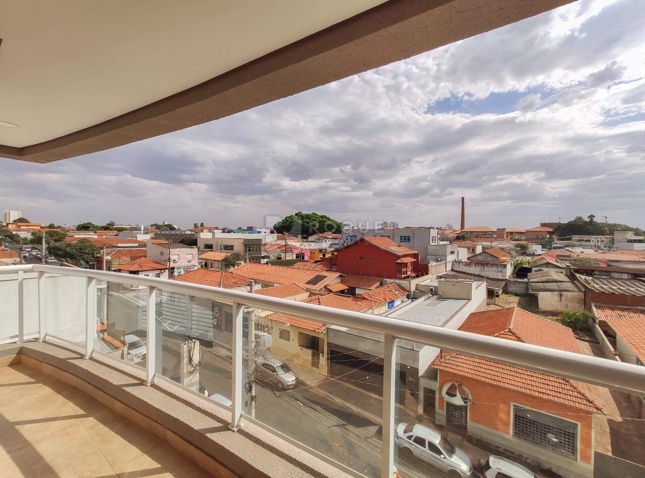 Apartamento para aluguel no bairro Vila Cristovam: Sacada