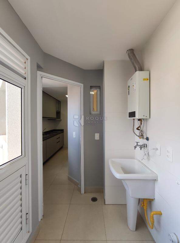 Apartamento para aluguel no bairro Vila Cristovam: Área de serviço