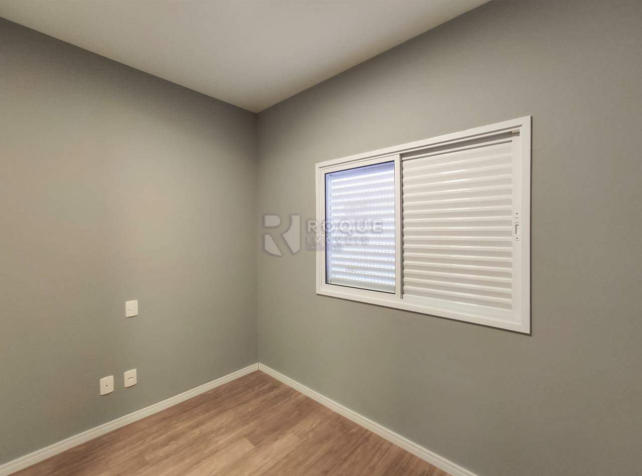 Apartamento para aluguel no bairro Vila Cristovam: Dormitório 3