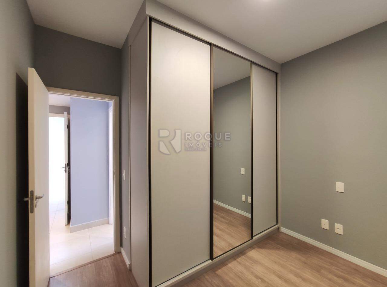 Apartamento para aluguel no bairro Vila Cristovam: Dormitório 3