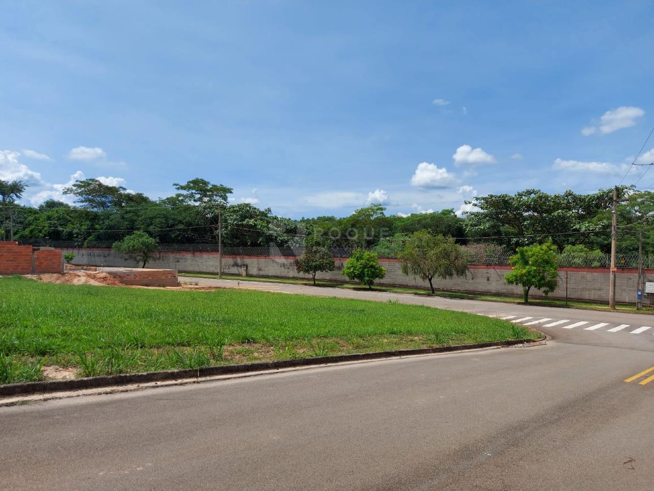 Terreno em condomínio à venda no bairro Portal de São Clemente: 