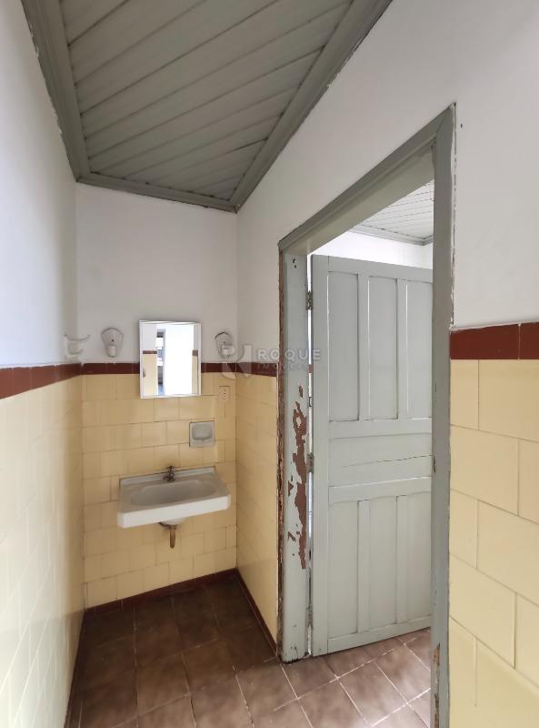 Casa Comercial para aluguel no bairro Centro: Lavabo 