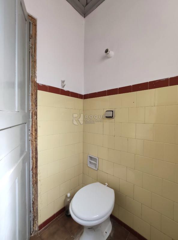 Casa Comercial para aluguel no bairro Centro: WC 