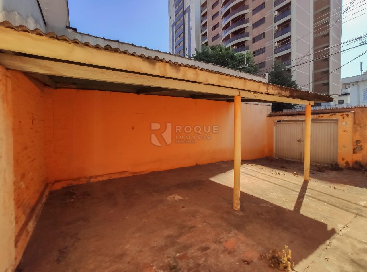 Casa Comercial para aluguel no bairro Centro: Garagem fundo 
