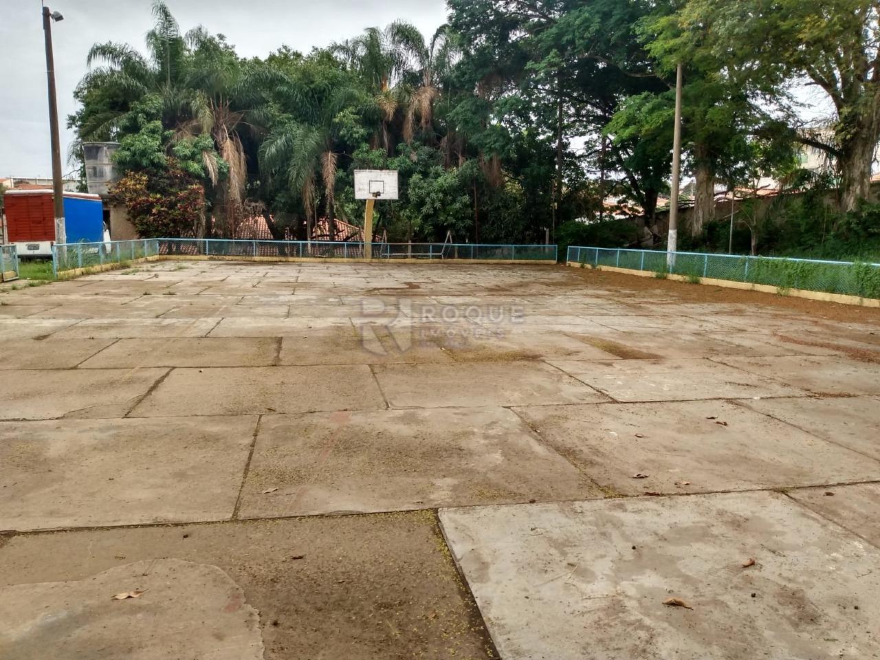 Área à venda no bairro Vila Camargo: 