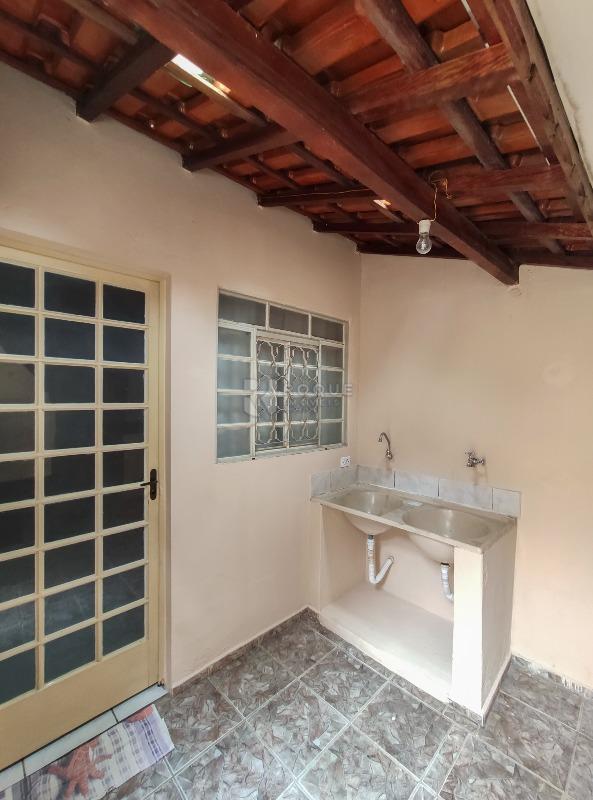 Casa Residencial para aluguel no bairro Jardim das Palmeiras: Área de serviço 