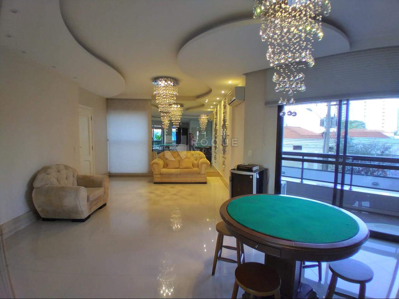 Apartamento à venda no bairro Centro: 