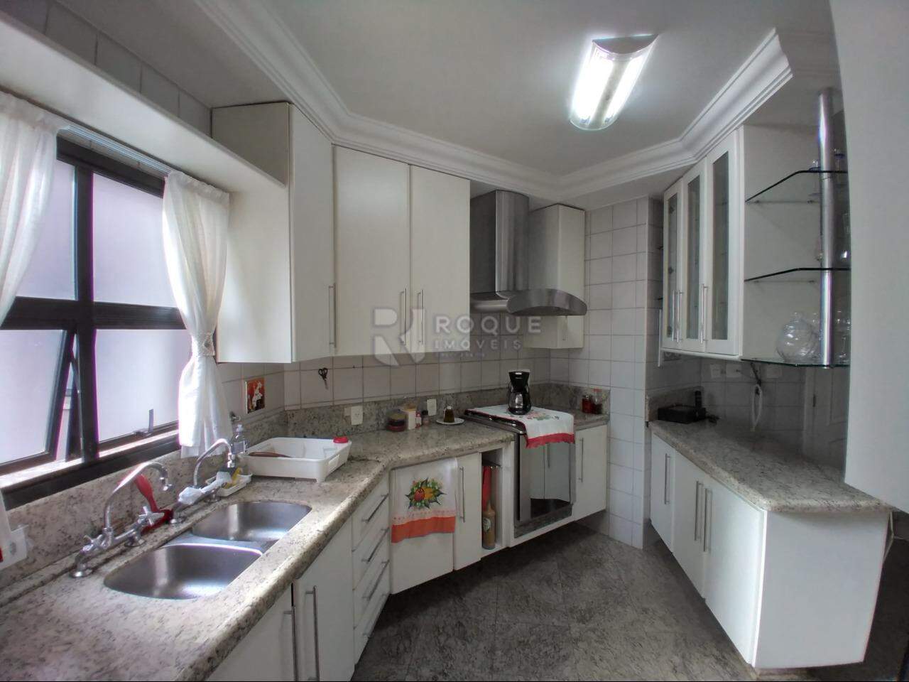 Apartamento à venda no bairro Centro: 