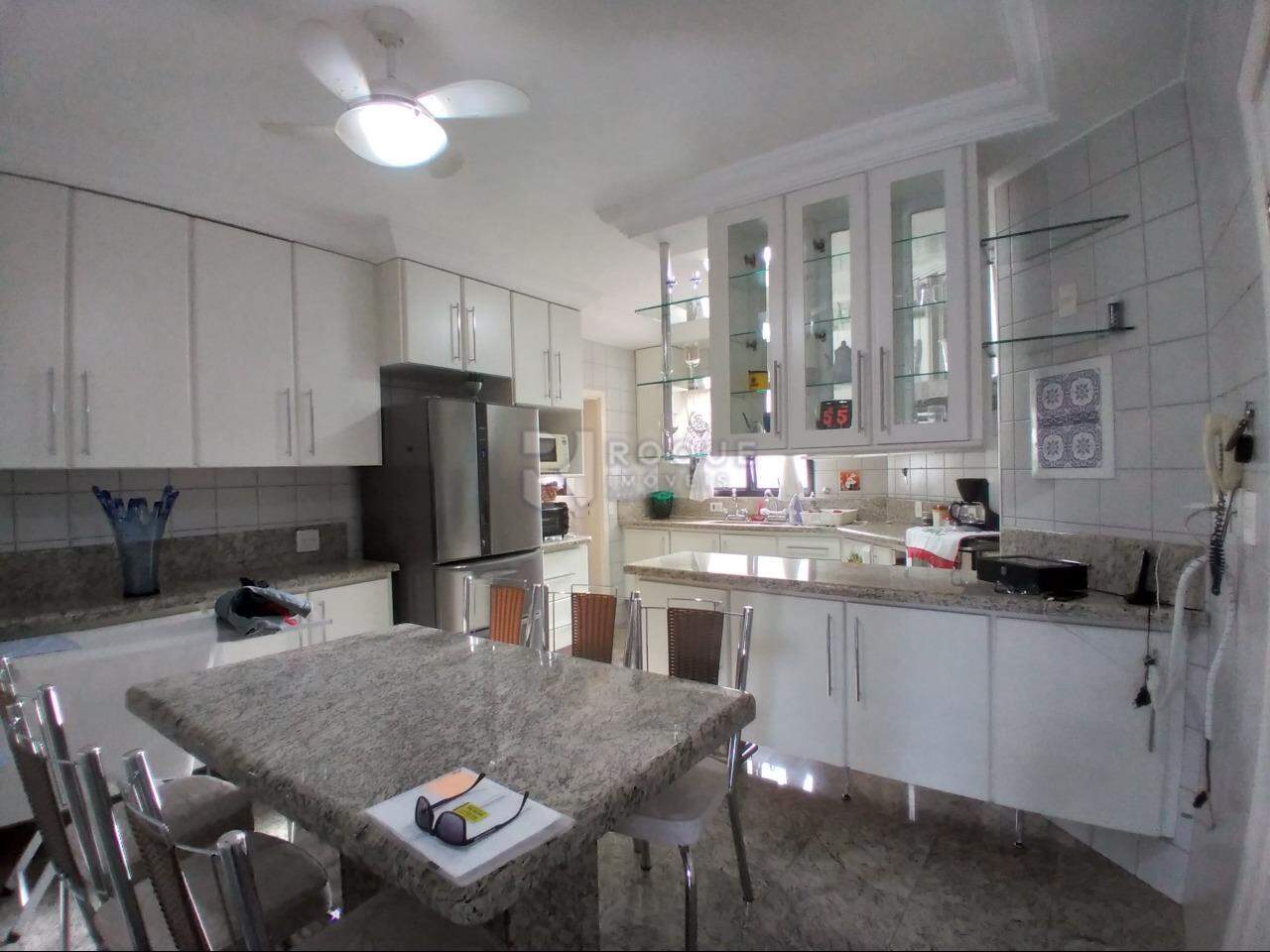 Apartamento à venda no bairro Centro: 