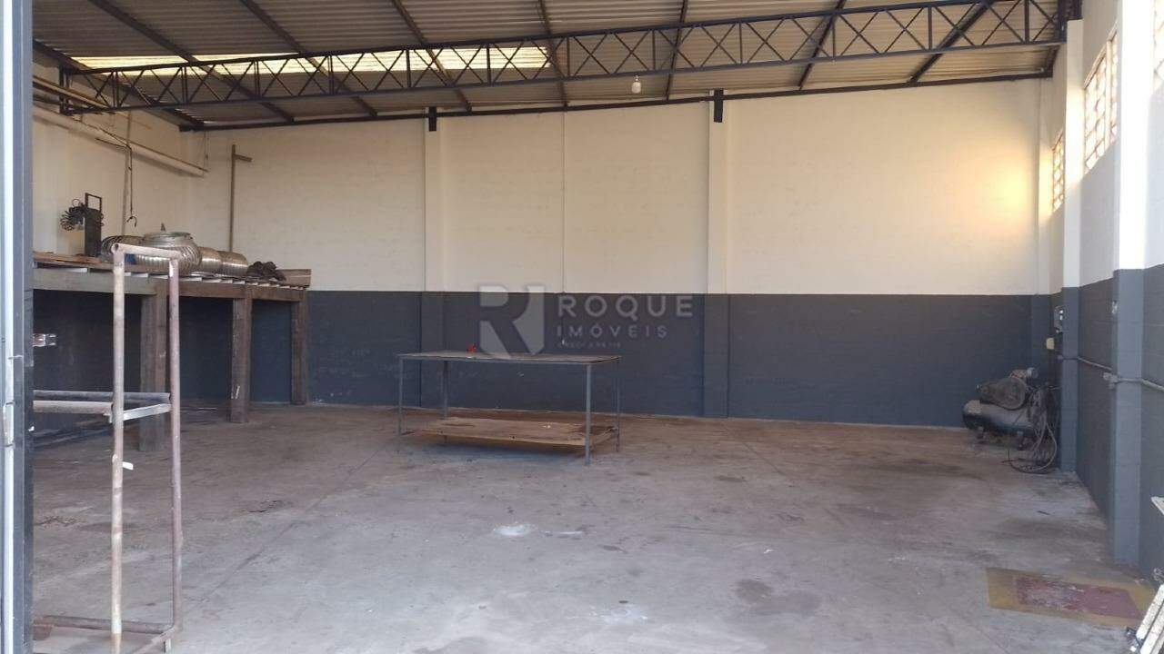 Barracão/Galpão para aluguel no bairro Pereiras: 