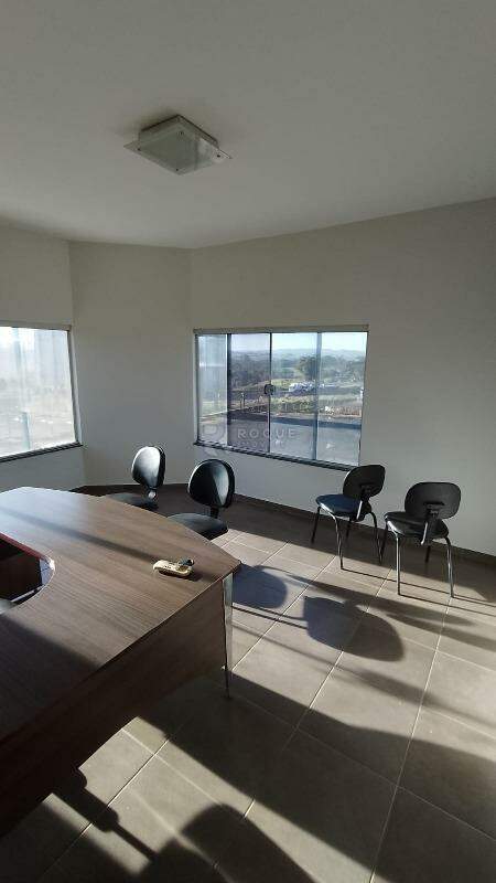 Barracão/Galpão para aluguel no bairro Pereiras: 