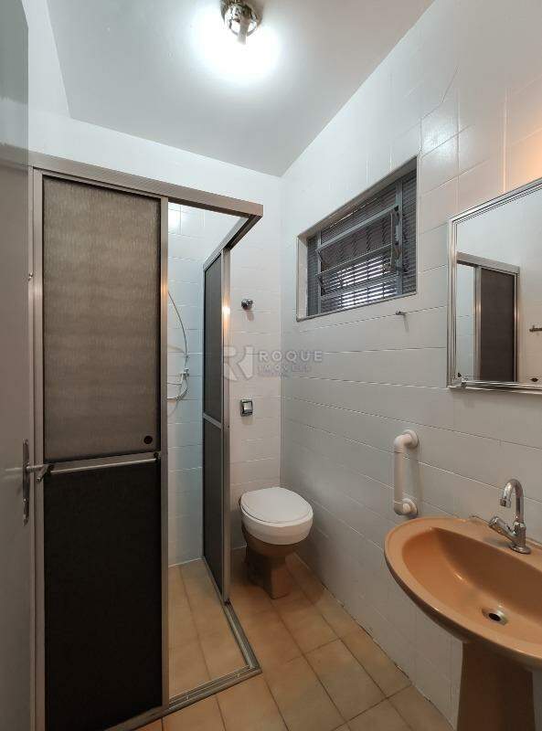 Casa Residencial para aluguel no bairro Chácaras Antonieta: WC suíte 