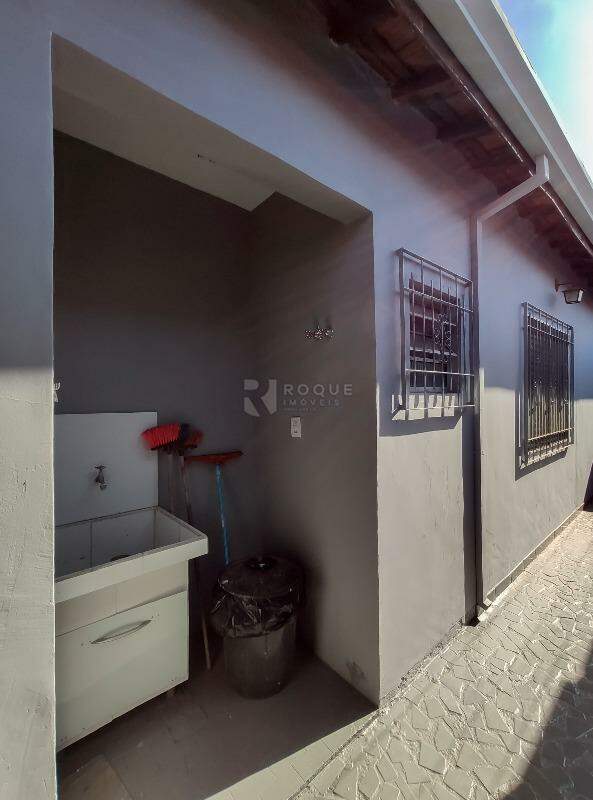 Casa Residencial para aluguel no bairro Chácaras Antonieta: Área de serviço 1