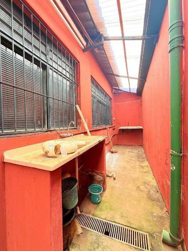 Barracão/Galpão para aluguel no bairro Jardim Adélia Cavicchia Grotta: Corredor Lateral