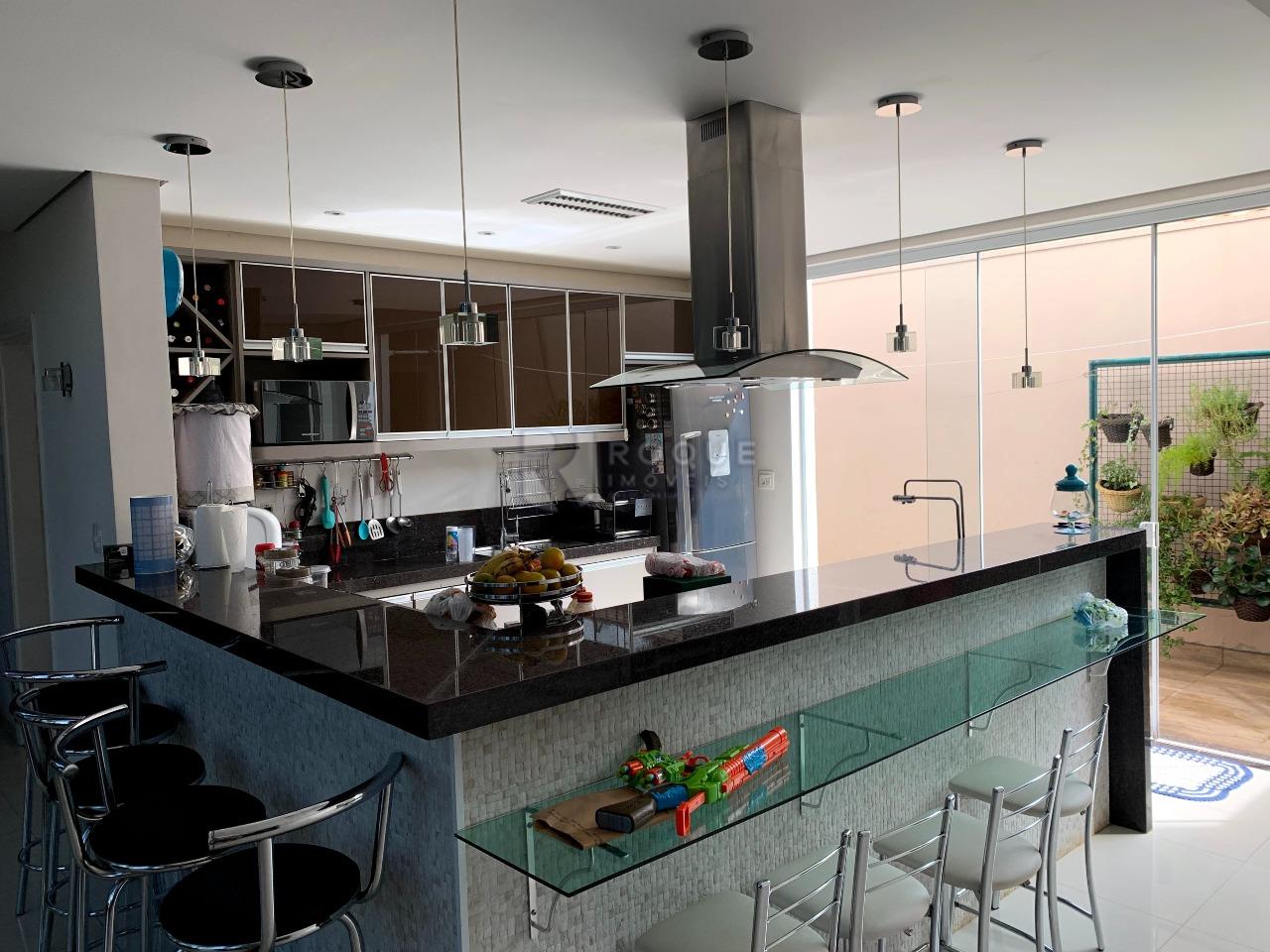 Casa em condomínio à venda no bairro Residencial Jardim dos Ipês: 